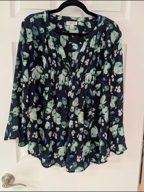 Style & Co. Navy & Green Floral Pintuck Ruffle Sleeve Blouse in Size XL